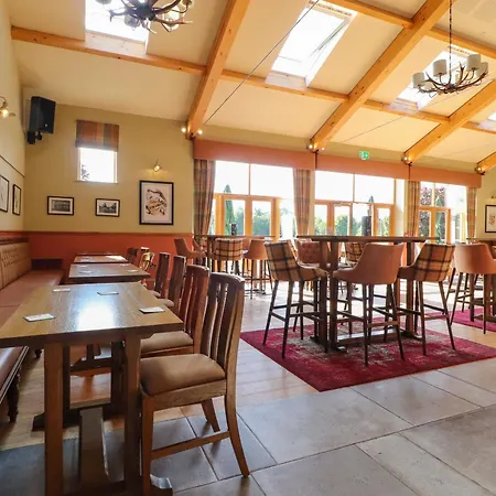 7 The Oaks 度假居 斯基普顿